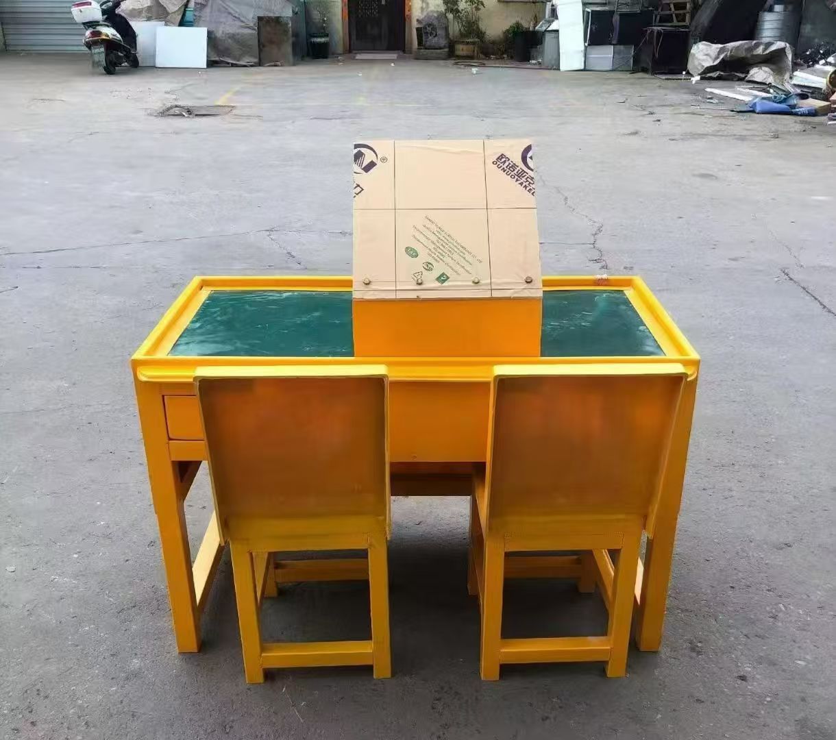 玉环防静电导通桌井下煤矿火工品发放桌：危险品流转的安全守护者